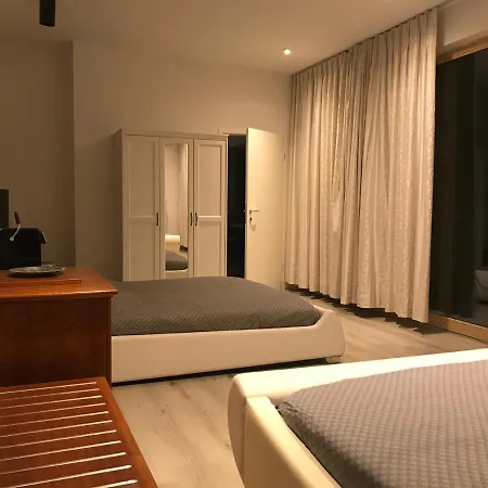 M M Luxury *