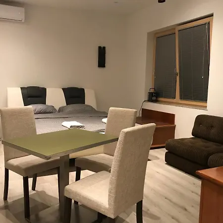 M M Luxury 住宿加早餐酒店